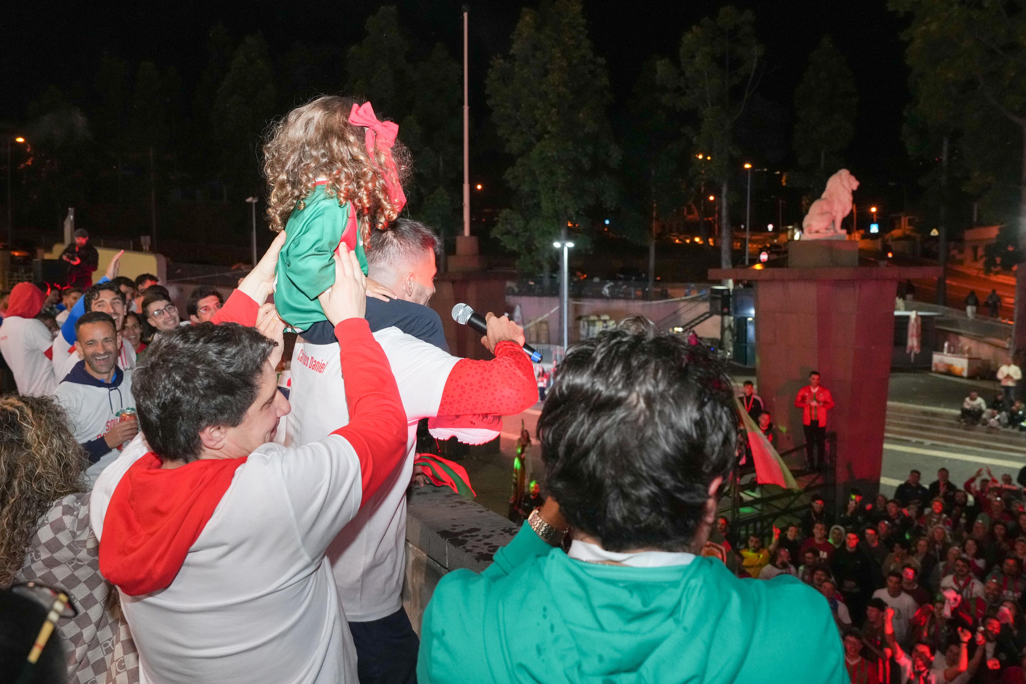 Centenas de adeptos do Marítimo festejam regresso à I Liga três anos depois. Veja as imagens