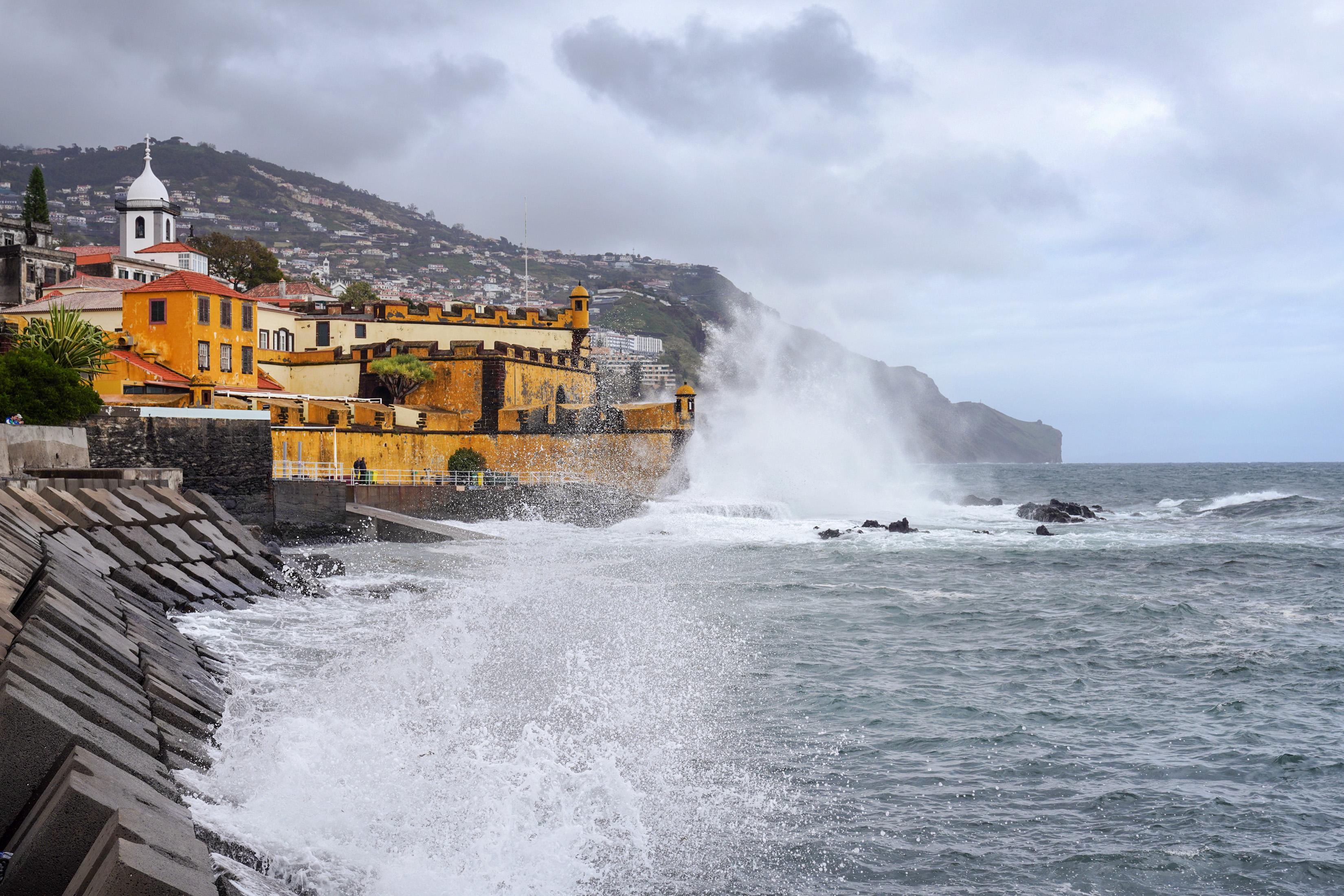 Tempo na Madeira deverá piorar ainda esta tarde e nova depressão chega na quarta