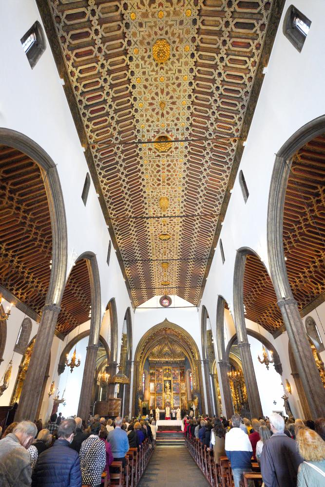 Sé do Funchal durante uma cerimónia religiosa realizada após a obra de restauro.