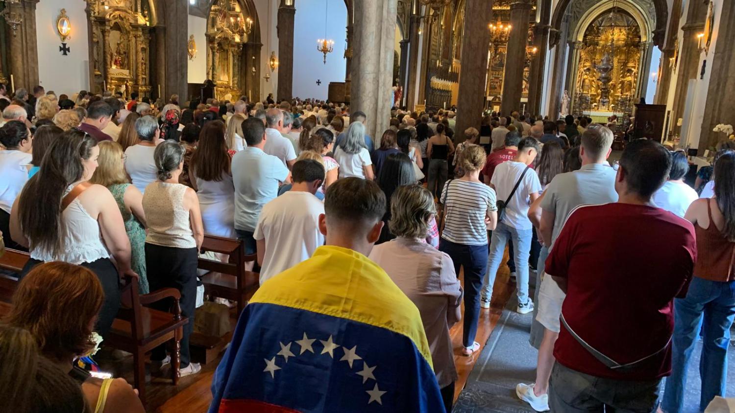 Sé enche para missa pela Venezuela