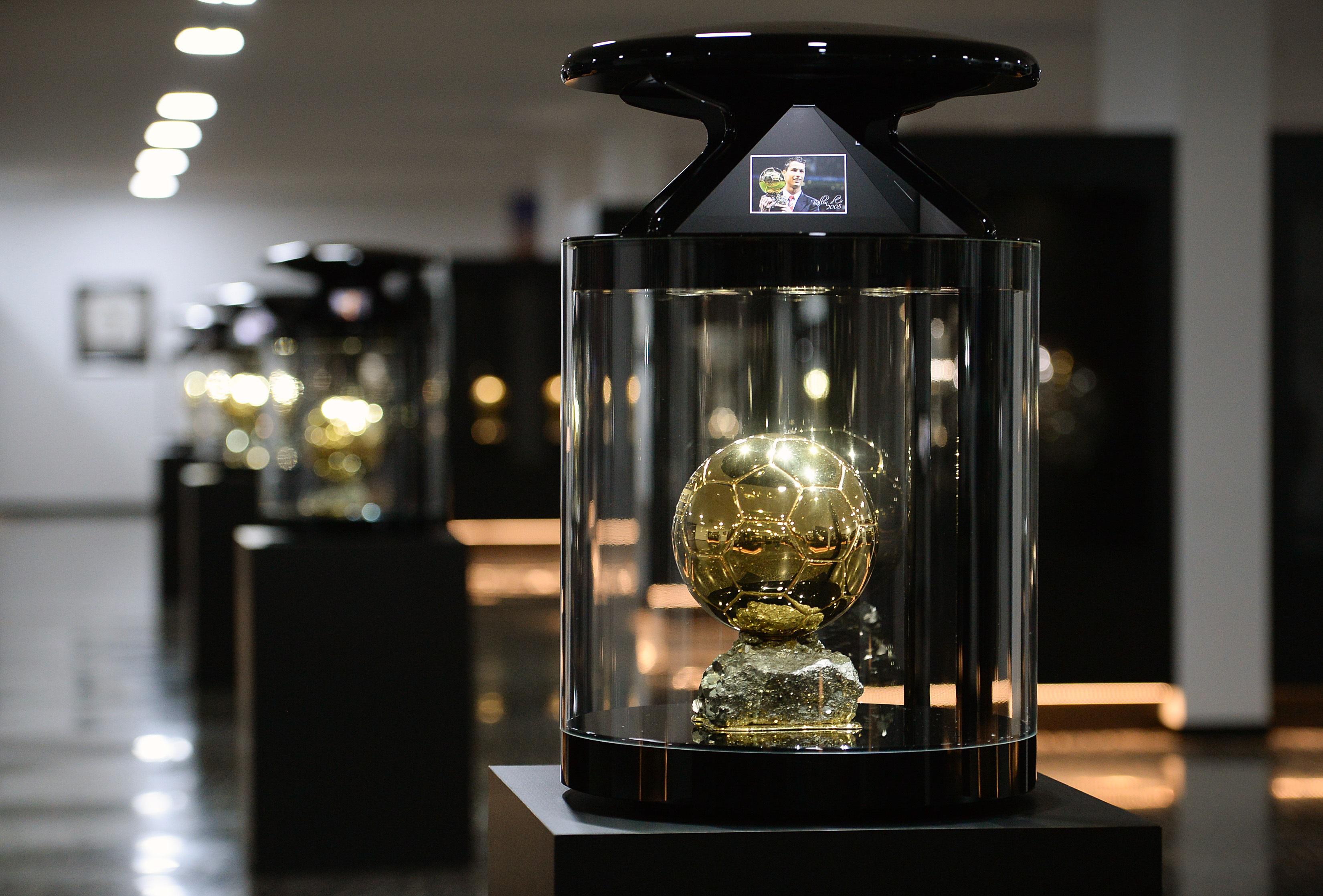 O Museu Cristiano Ronaldo, no Hotel Pestana CR7, na Praça do Mar com as Bola de Ouro