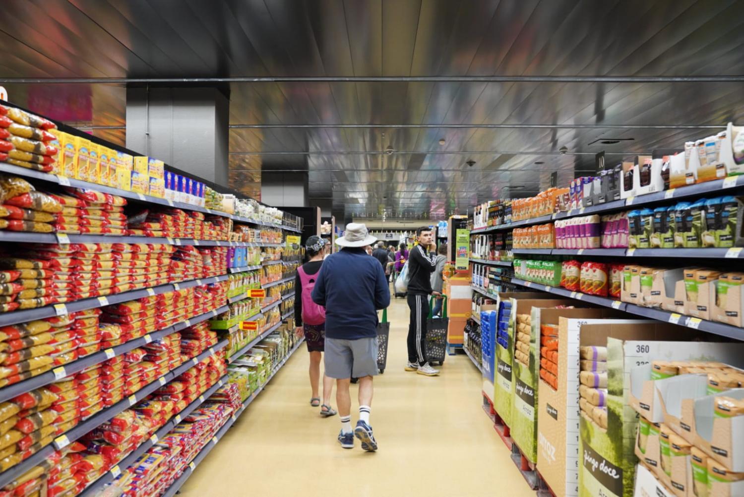 Pingo Doce remodelado contratou mais 10 funcionários e reabriu hoje as portas