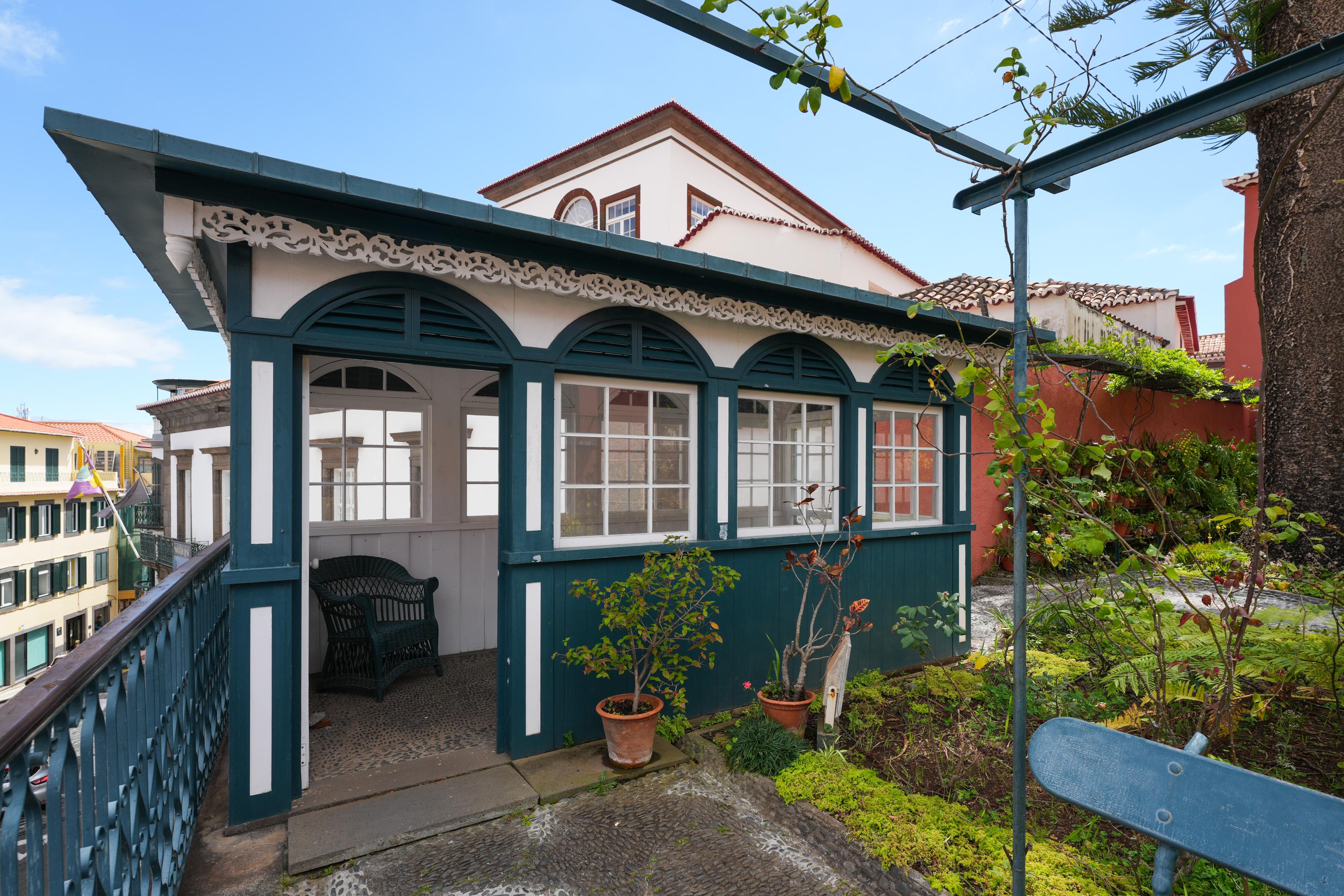 Pressão urbanística põe em risco património histórico das casinhas de prazer