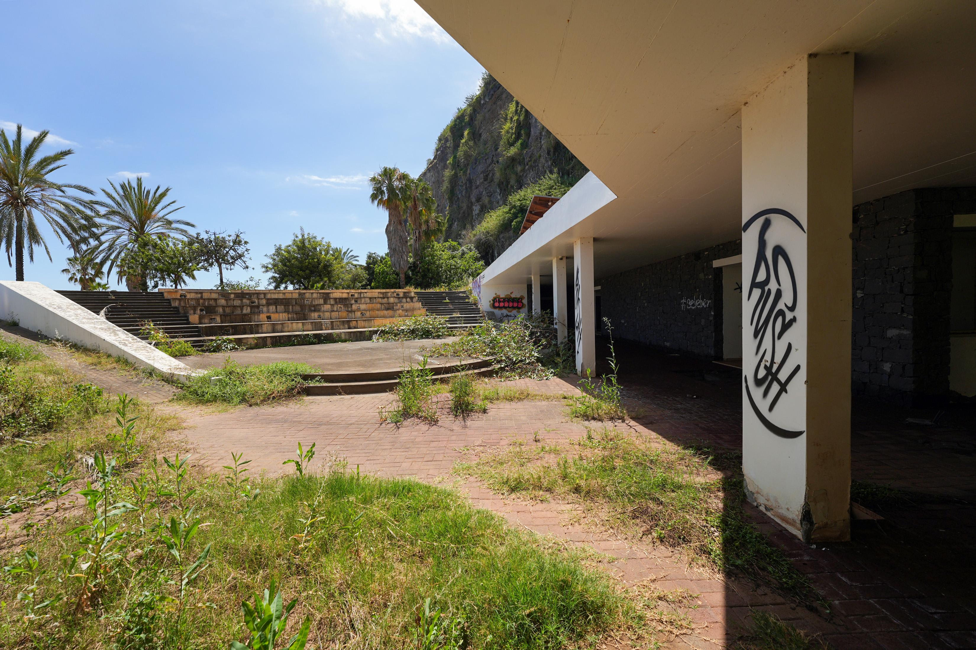 Veja como está a Marina do Lugar de Baixo, tomada pelo esquecimento e vandalismo (fotogaleria)