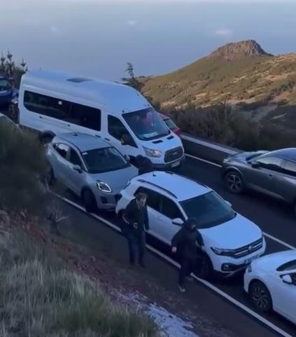 Trânsito caótico voltou ao Pico do Areeiro.