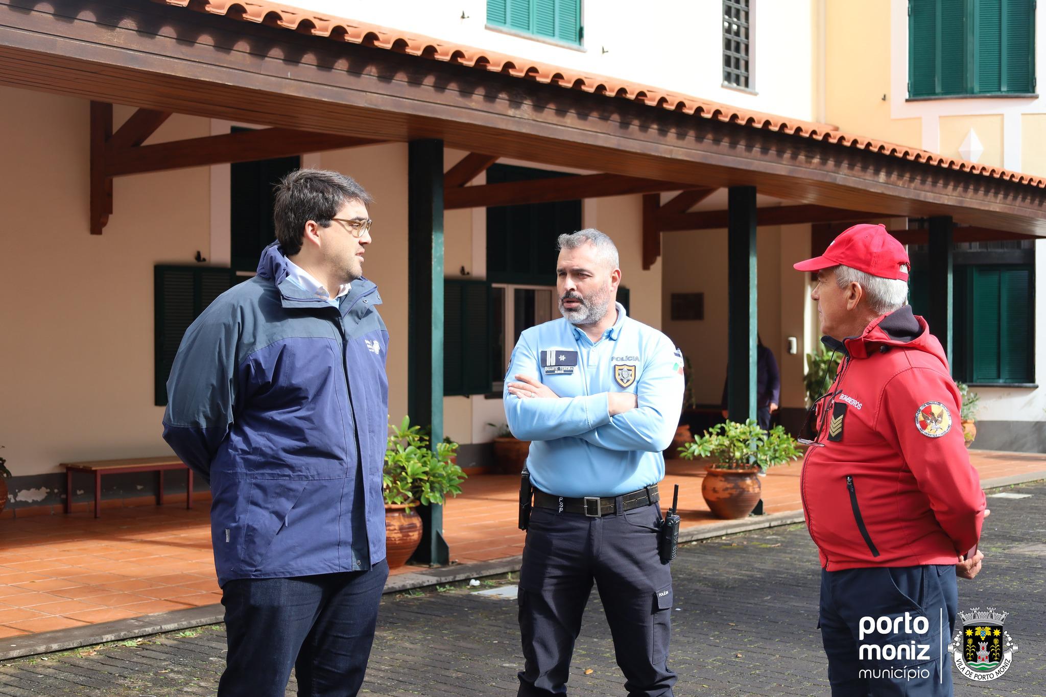 Simulacro de incêndio reforça cultura de segurança na Escola do Porto Moniz