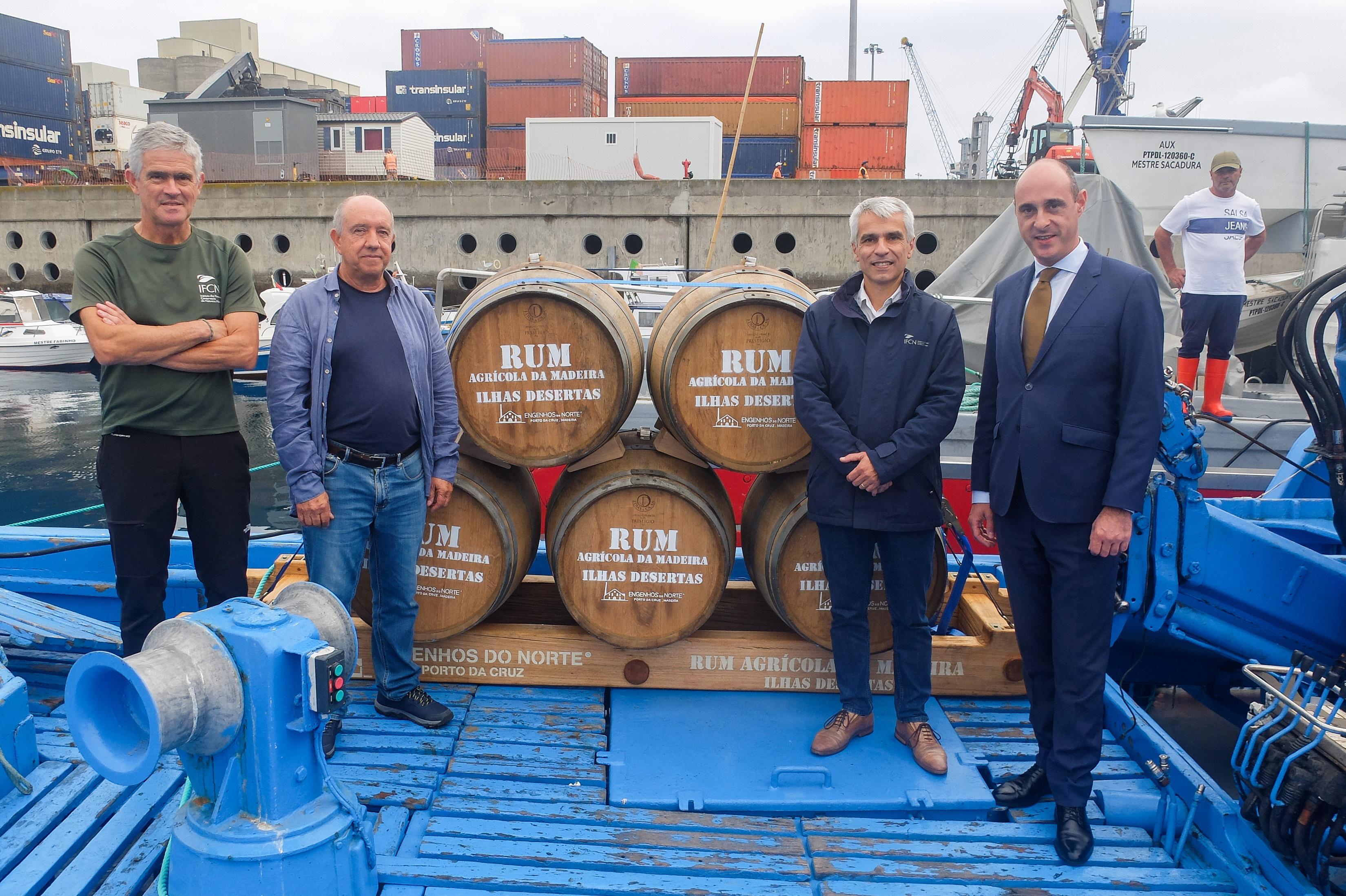 Altura da partida das pipas no atuneiro Baía do Funchal