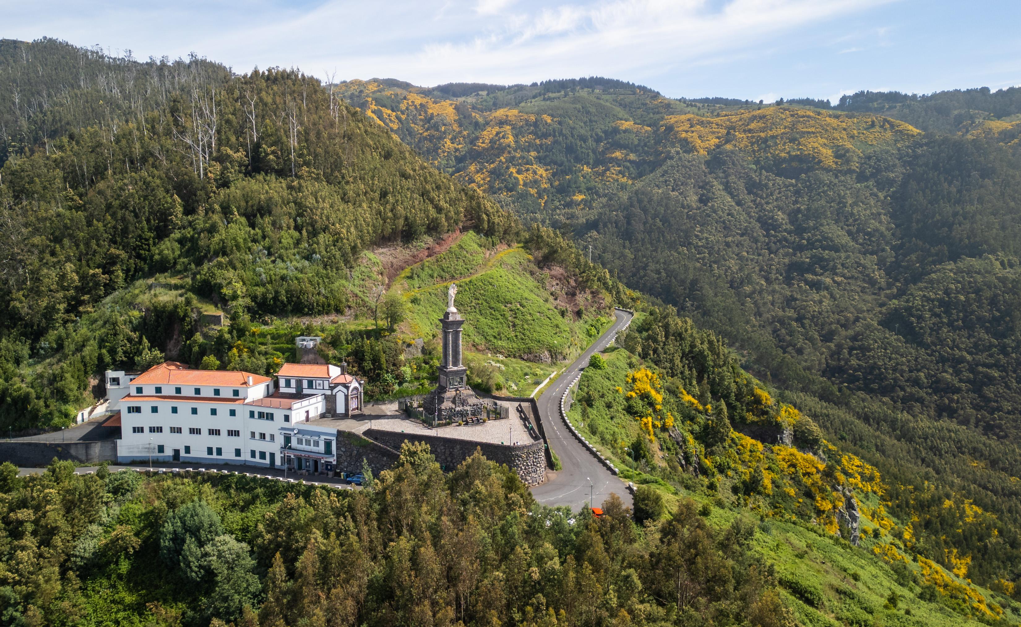 Antes e Depois: Alcançada a Paz, ergueu-se um monumento no Monte (com fotos)