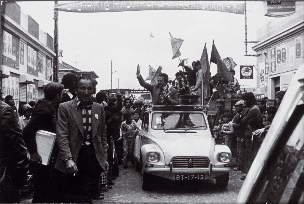 Recorde Mário Soares em 5 imagens que marcaram o país