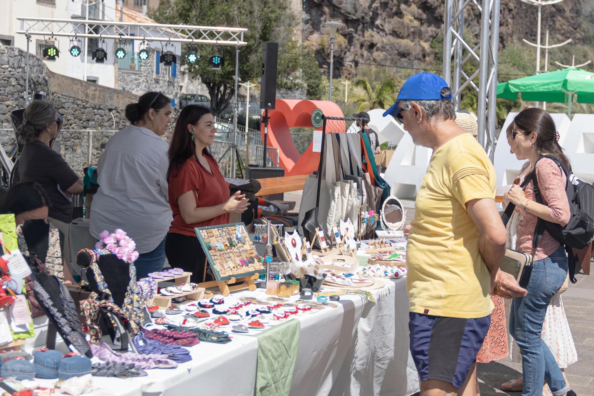A primeira edição despertou a curiosidade dos visitantes.