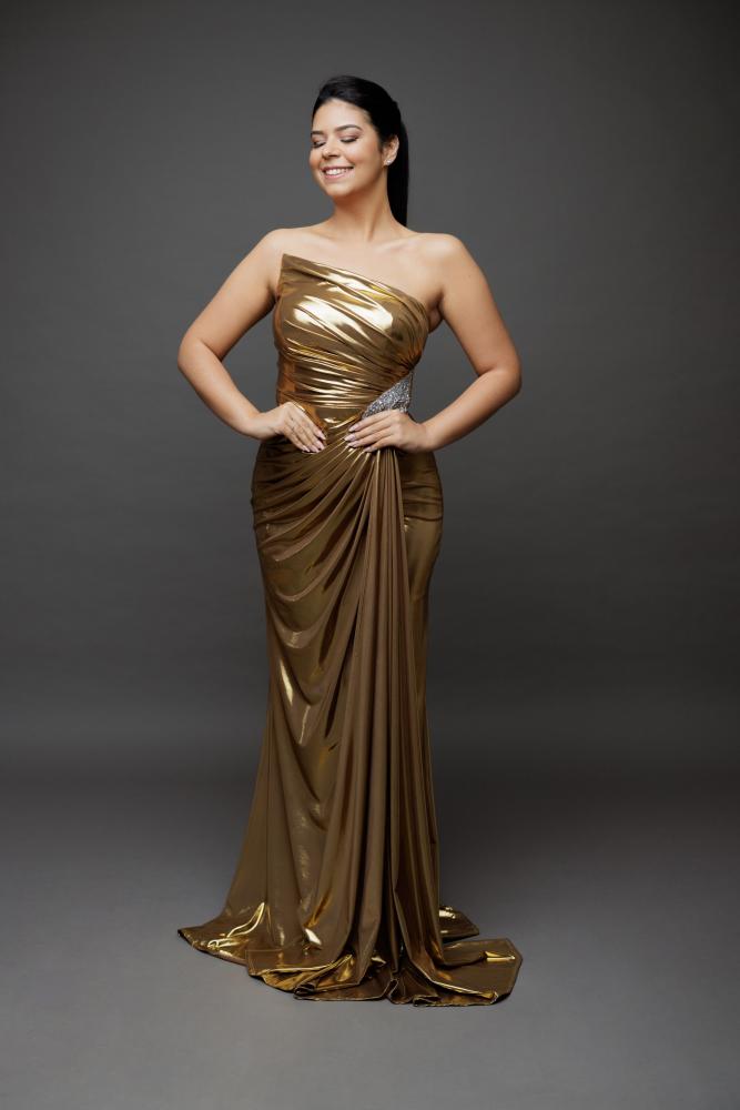 Madeirense Tânia Camacho na final do concurso Miss &amp; Mrs Queen Portugal