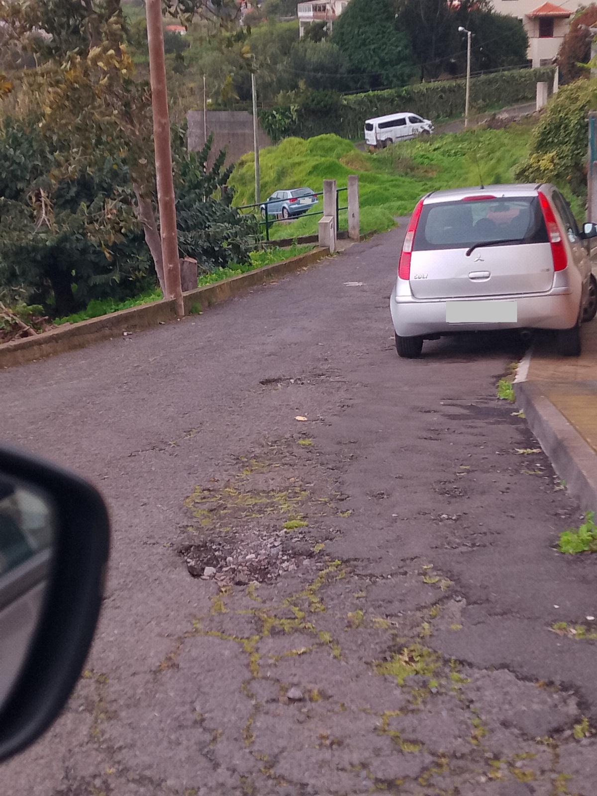 Moradores queixam-se do estado da estrada em Campanário