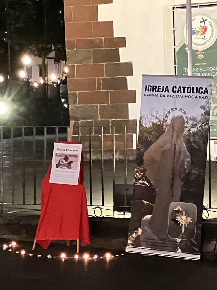 Esperança marcou vigília de oração pelo Papa junto à Sé do Funchal