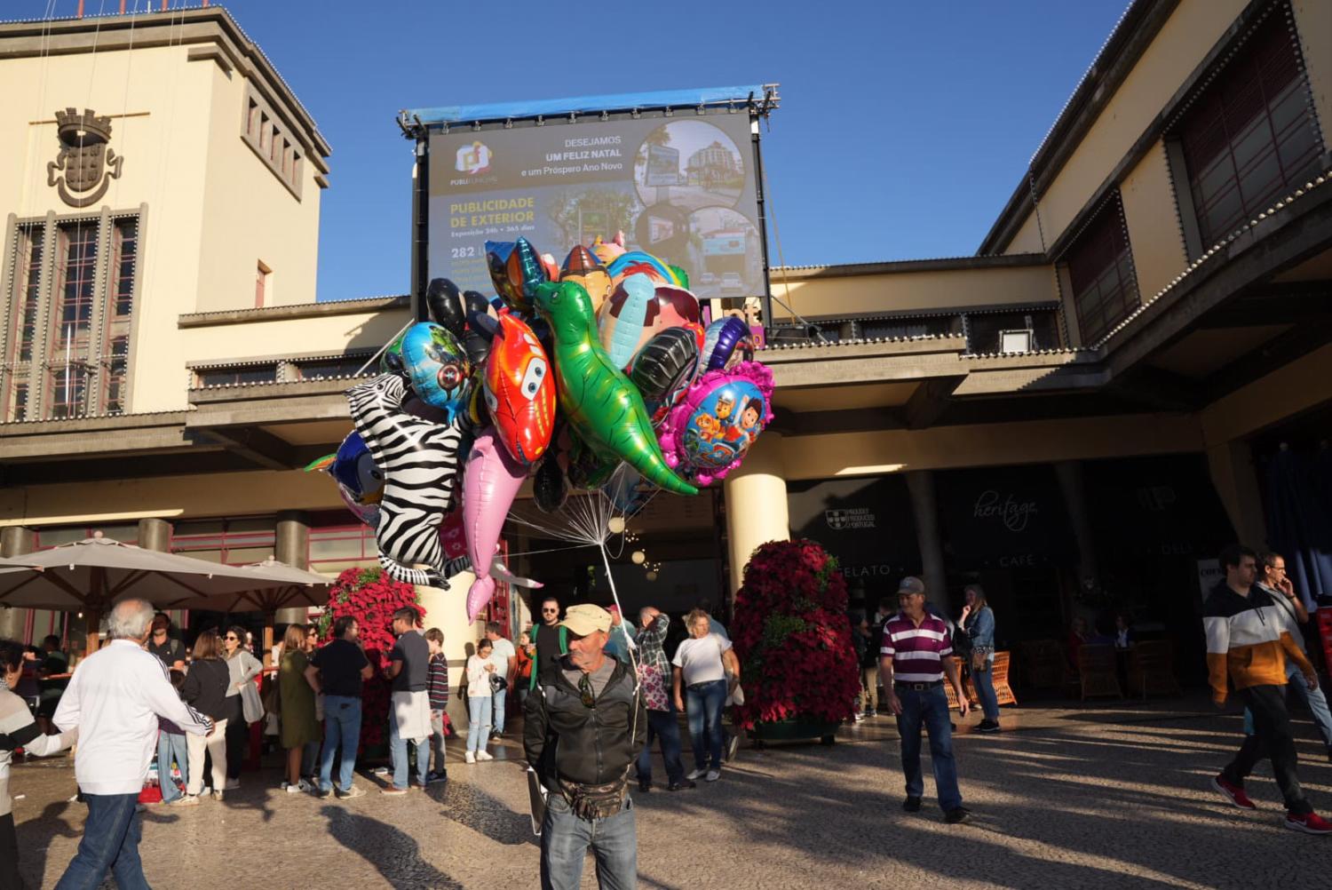 Ruas do Funchal já vibram no arranque da mais tradicional das festas madeirenses