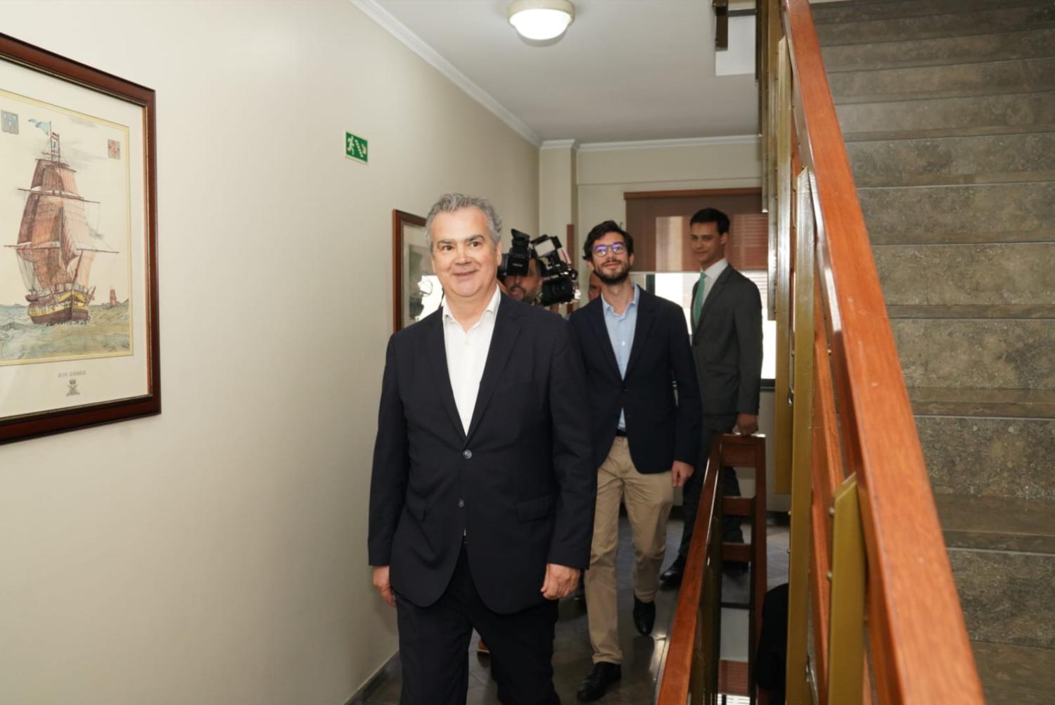 Manuel António Correia coloca-se na corrida e vai defrontar Miguel Albuquerque.