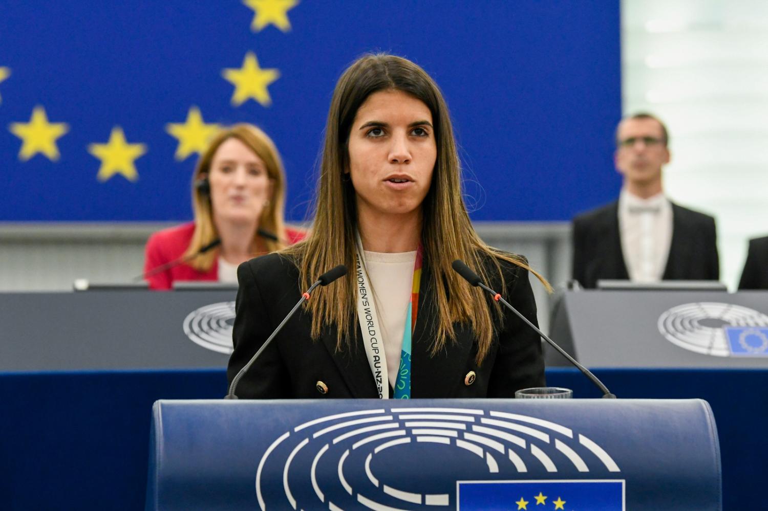 Parlamento Europeu assinala Dia da Mulher com a presença de duas atletas da seleção feminina espanhola