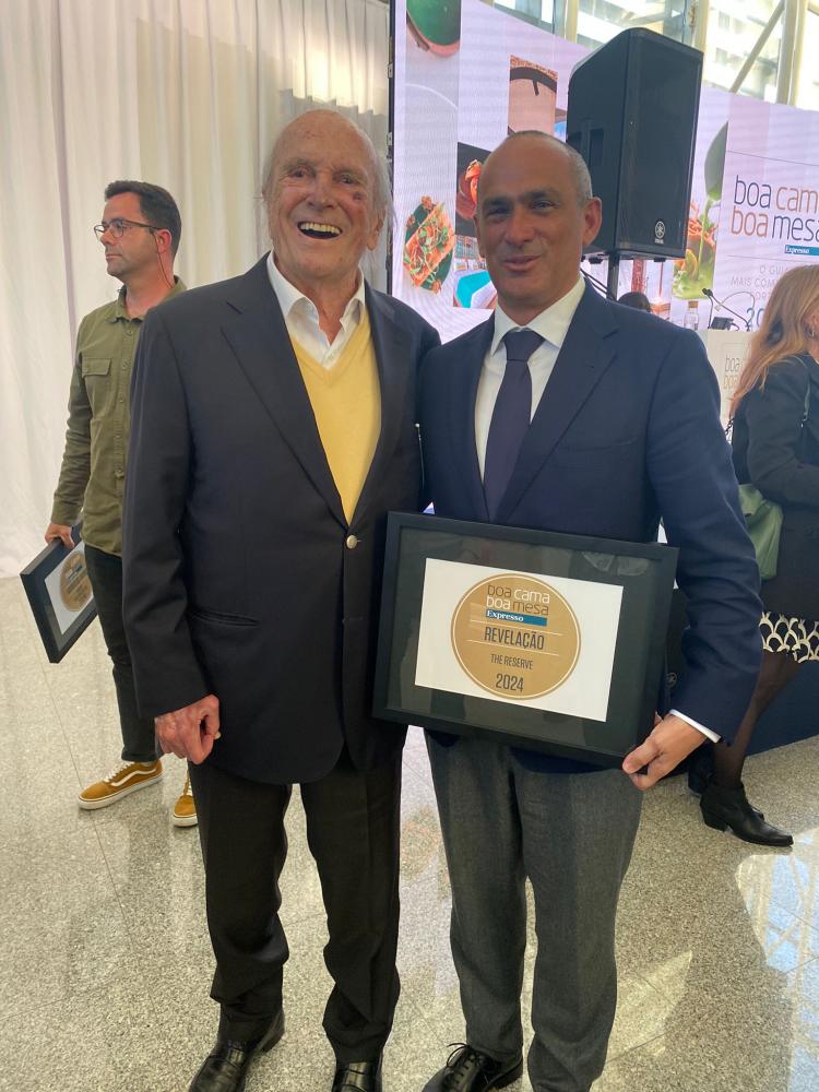 O CEO da Savoy Signature, Roberto Santa Clara, com o presidente do juri, Francisco Pinto Balsemão.