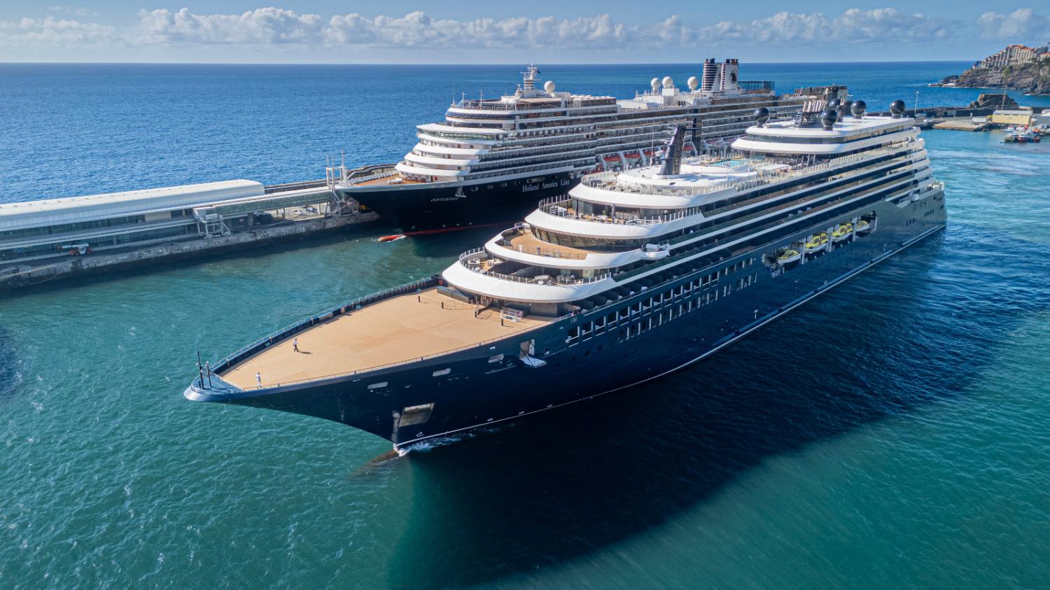 Porto do Funchal recebe mais de 5.300 pessoas (com fotos)