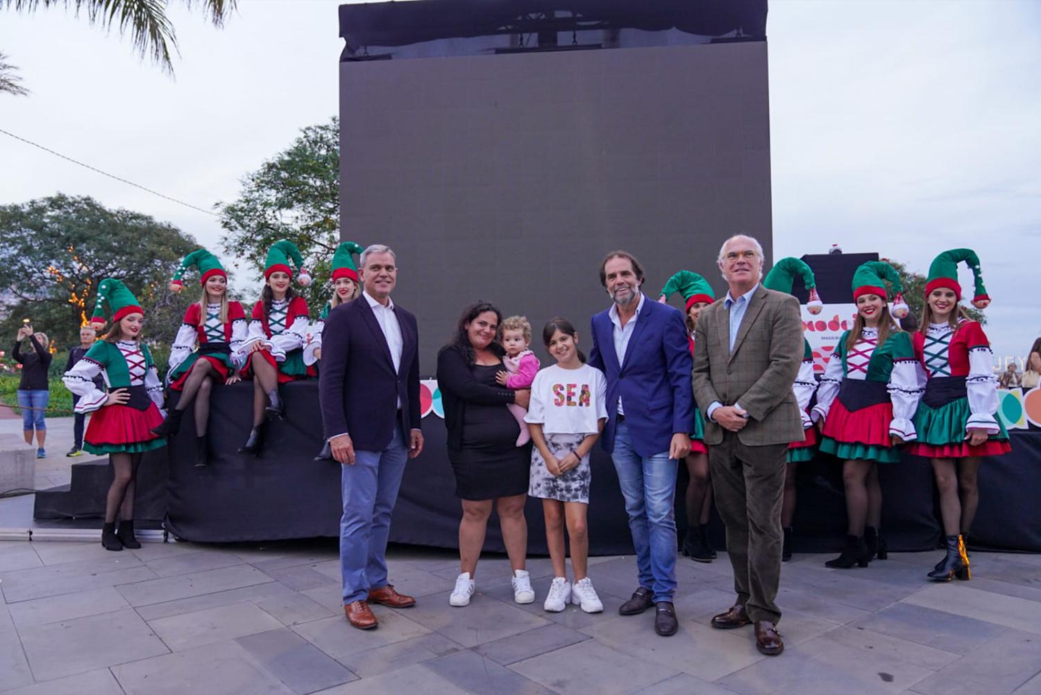 Iluminações de Natal já estão acesas e com muitas novidades (Fotos e vídeo)