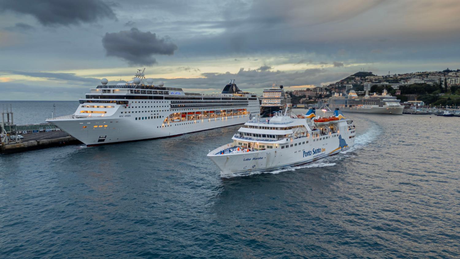 ‘Casa cheia’ no Porto do Funchal em dia de estreia do ‘Silver Ray’ (com fotos)