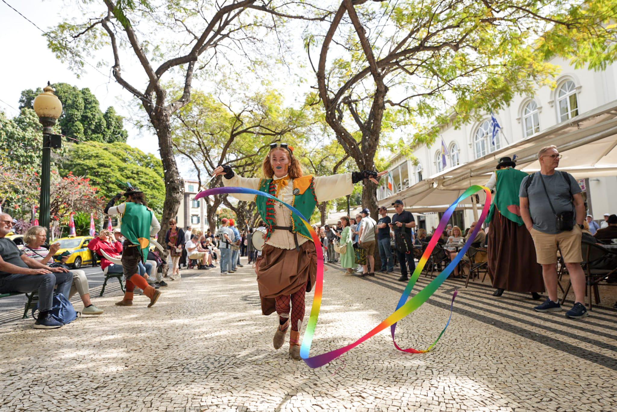 Mais de mil mascarados brilharam no Carnaval das Crianças (com fotos)