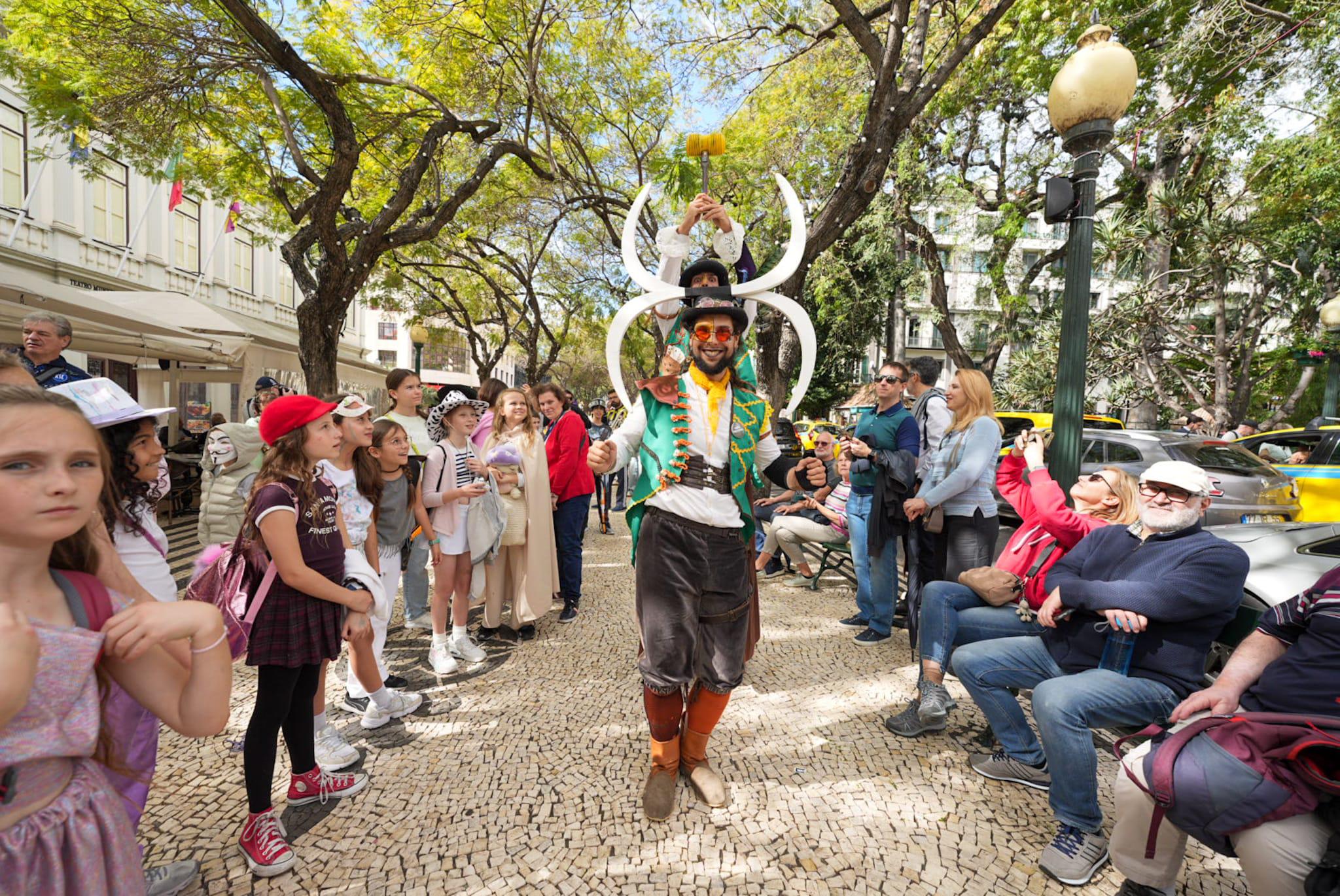 Mais de mil mascarados brilharam no Carnaval das Crianças (com fotos)