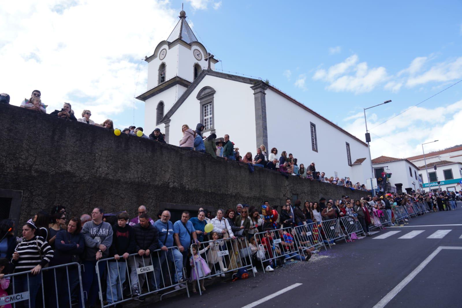 Crianças ‘inundam’ Cortejo do Estreito de Câmara de Lobos (com fotos)