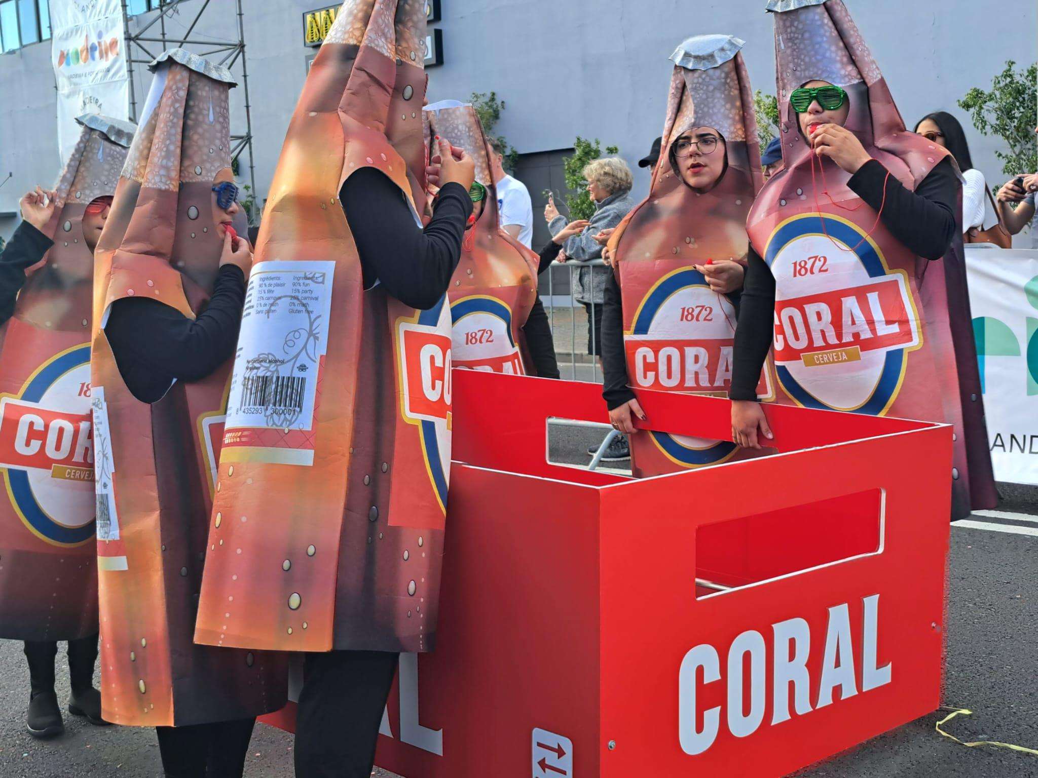 Donald Trump, malas furtadas e autocarro da ‘Rodapeste’ desfilam no Trapalhão. Veja as imagens