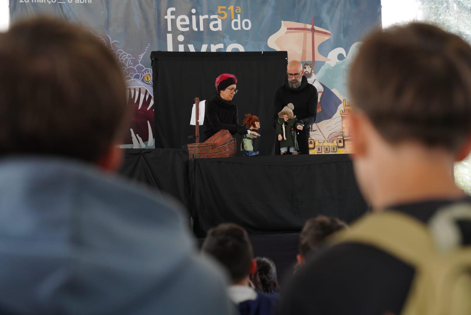 Feira do Livro dedicada a Camões já anima o Funchal (com fotos)