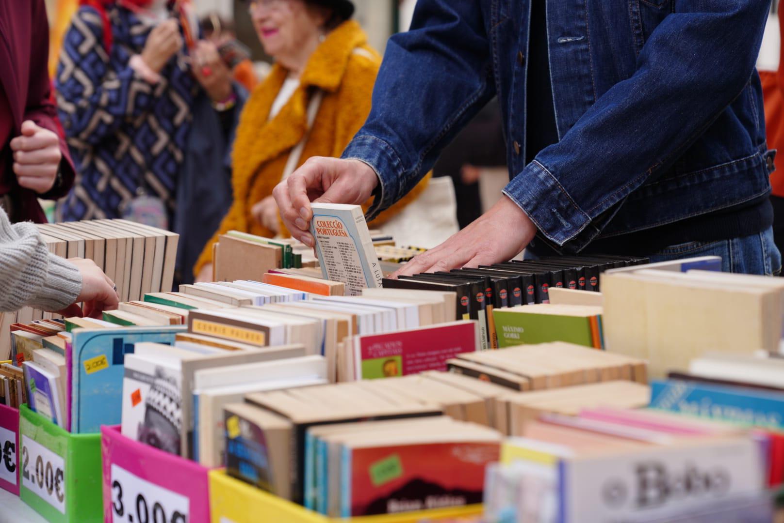 Feira do Livro dedicada a Camões já anima o Funchal (com fotos)