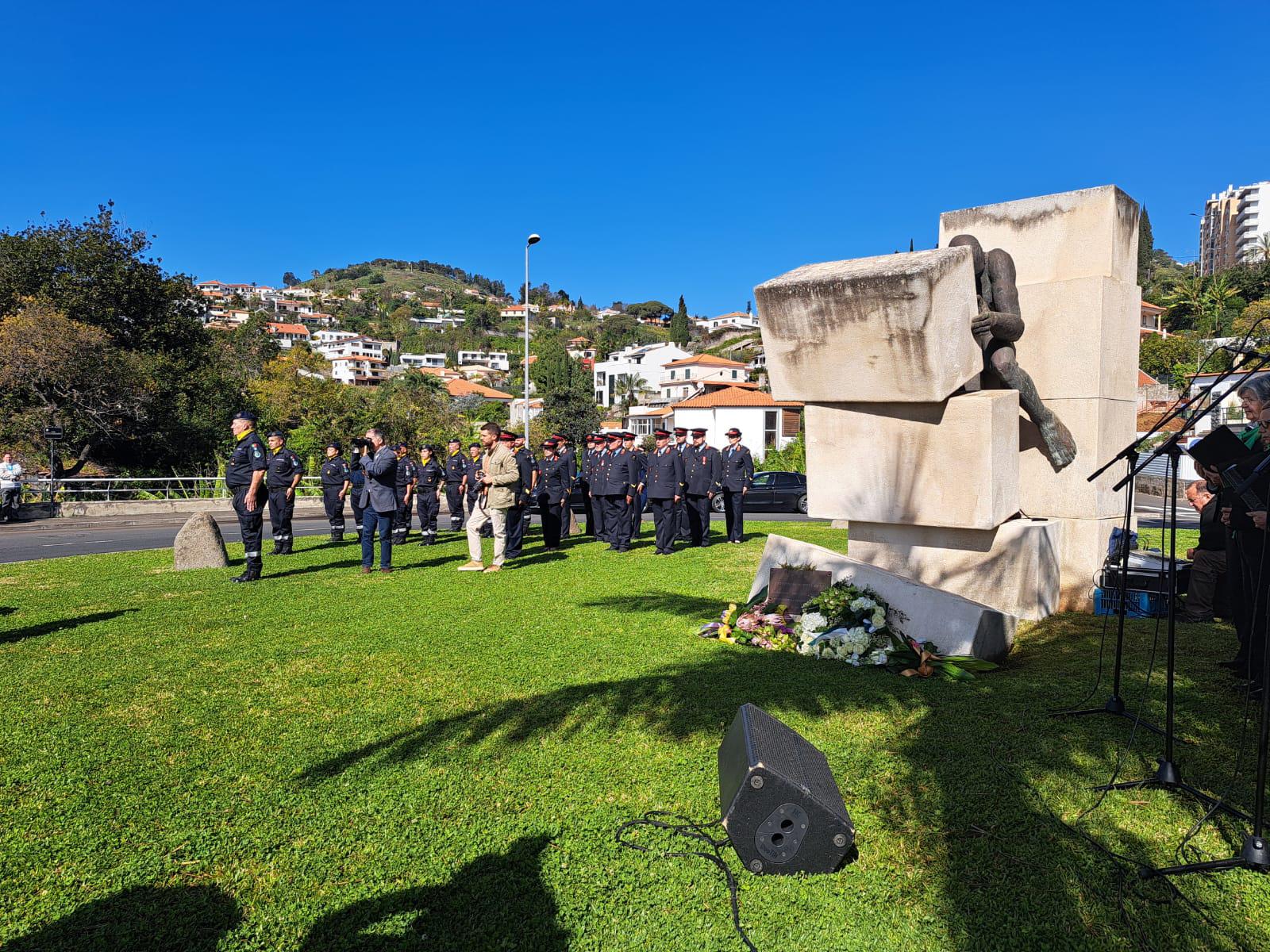 Cerimónia que assinala Revolta da Madeira decorreu esta manhã (com fotos)