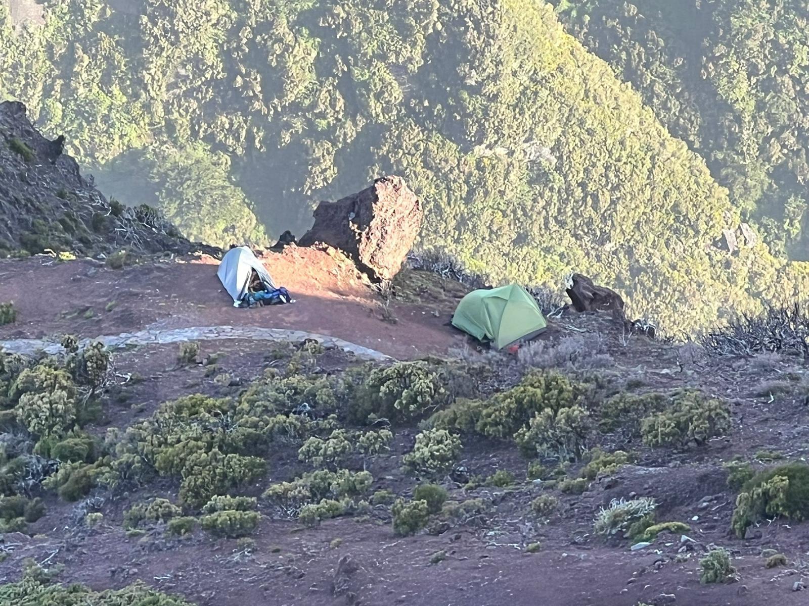 Turistas montam pelo menos três tendas no percurso para o Pico Ruivo (com vídeo e fotos)