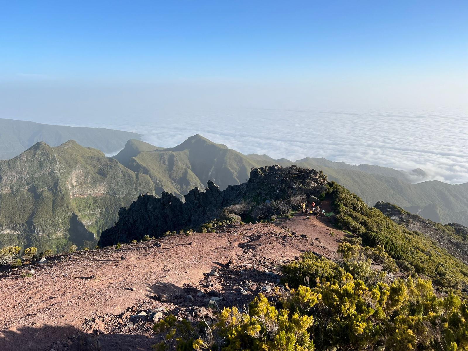 Turistas montam pelo menos três tendas no percurso para o Pico Ruivo (com vídeo e fotos)