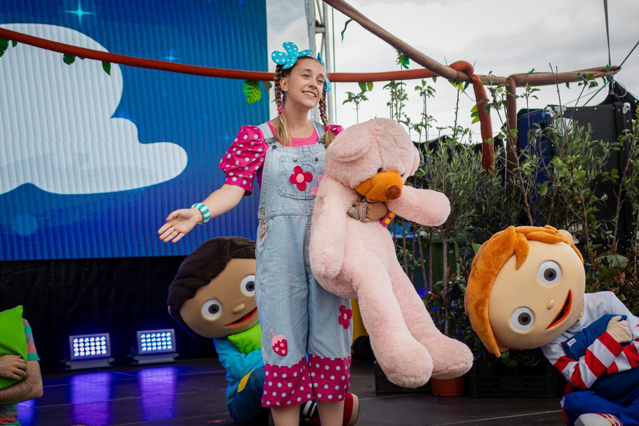 Nina Toc Toc incentivou a cuidar do planeta em Câmara de Lobos (com fotos)