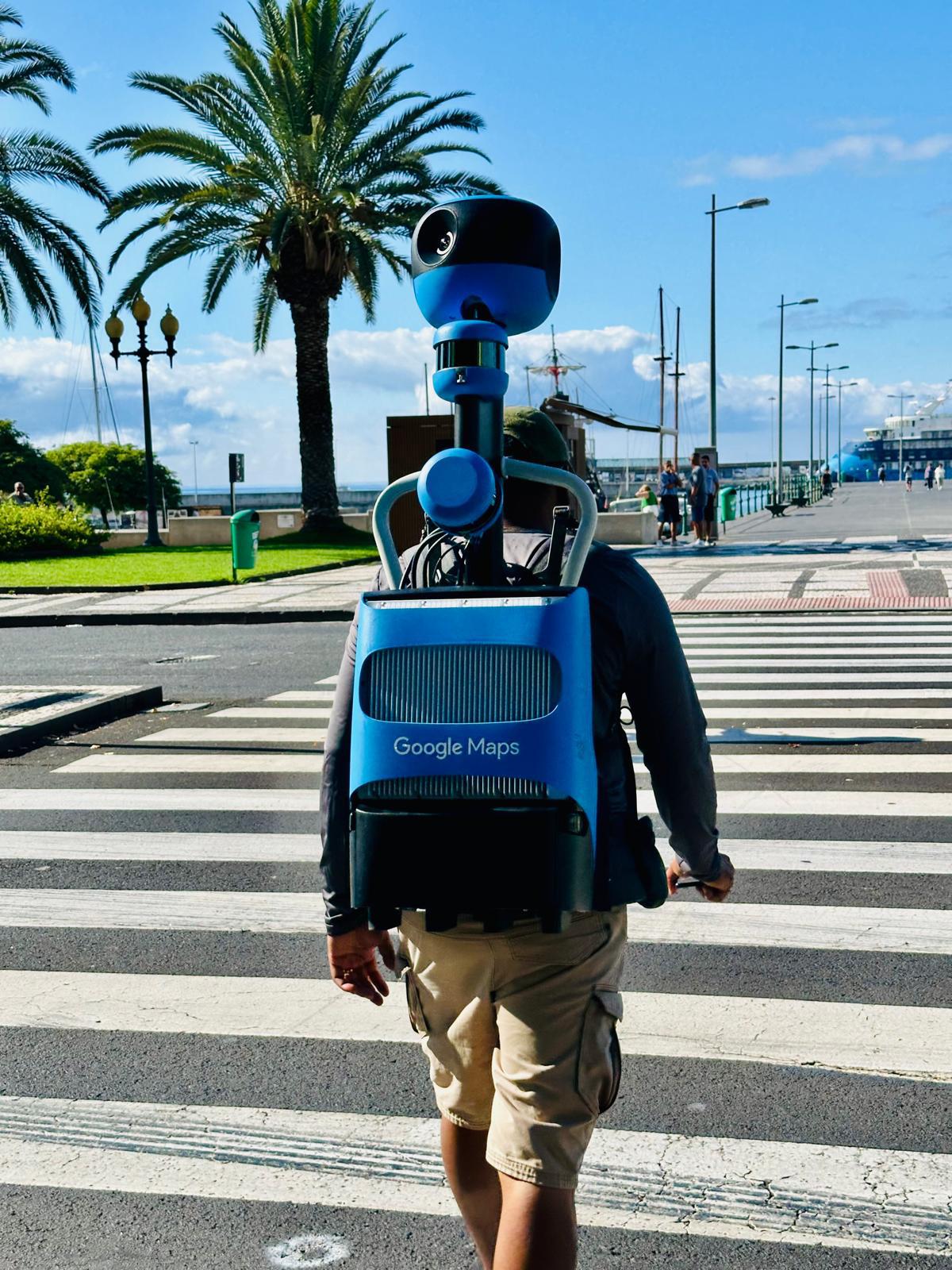 Google Maps collects new images on foot in the center of Funchal