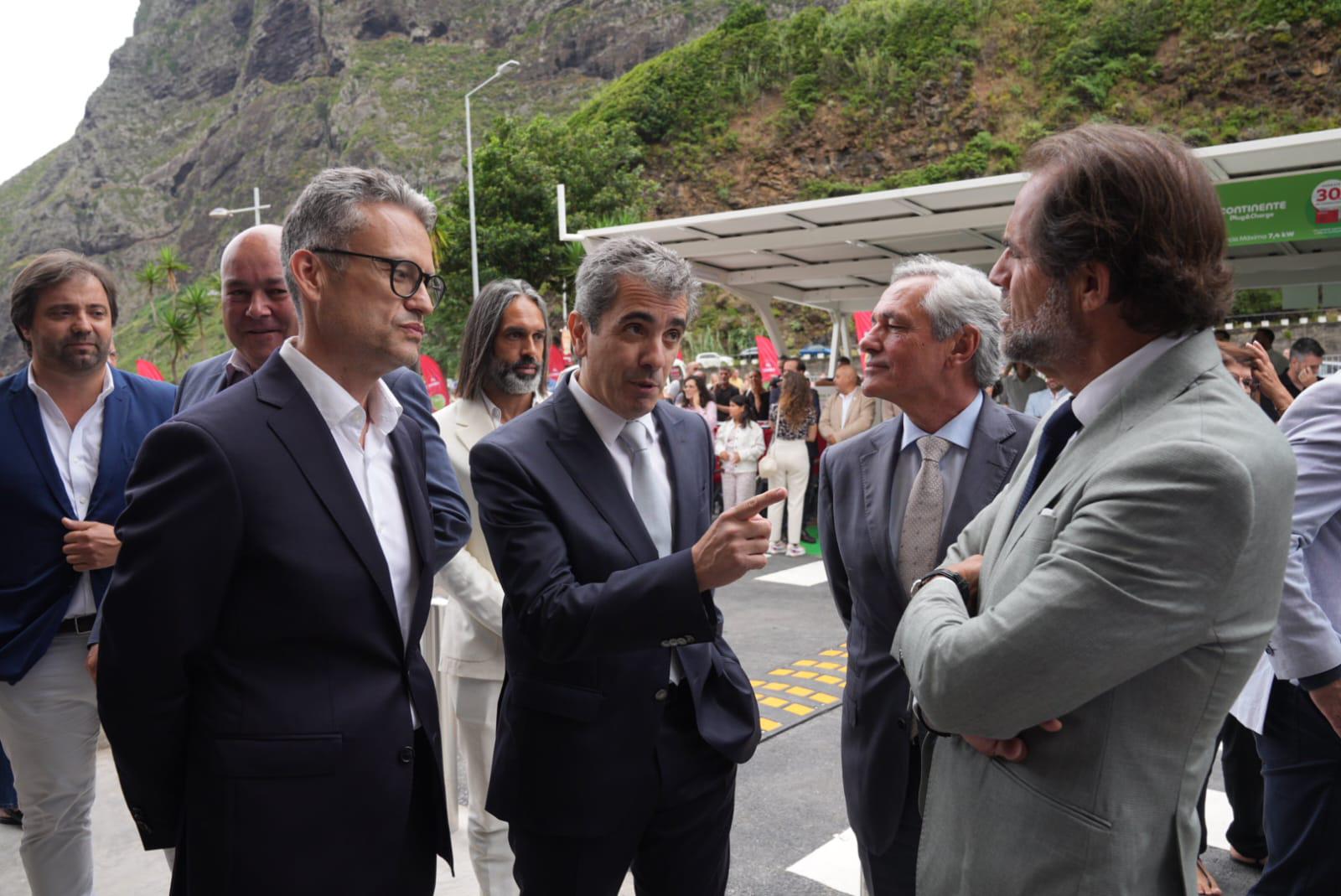 Inauguração do Continente de São Vicente com largas dezenas de pessoas a assistir (com fotos)