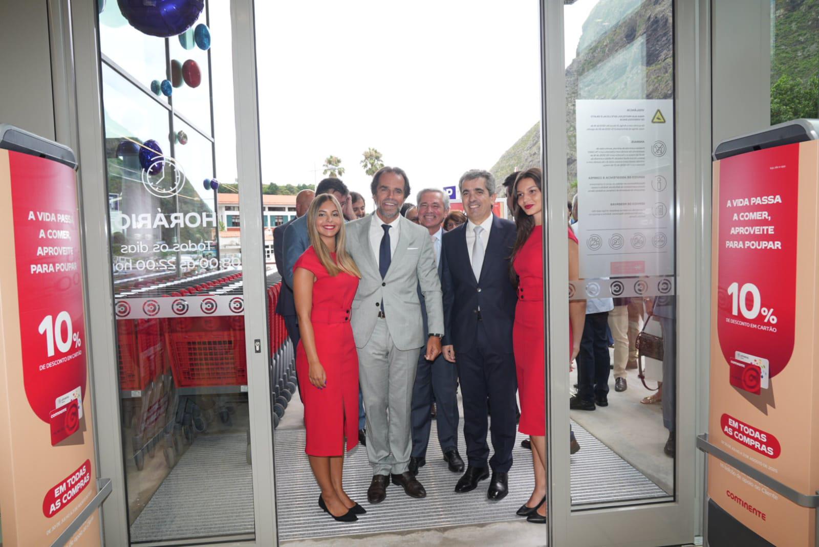 Inauguração do Continente de São Vicente com largas dezenas de pessoas a assistir (com fotos)