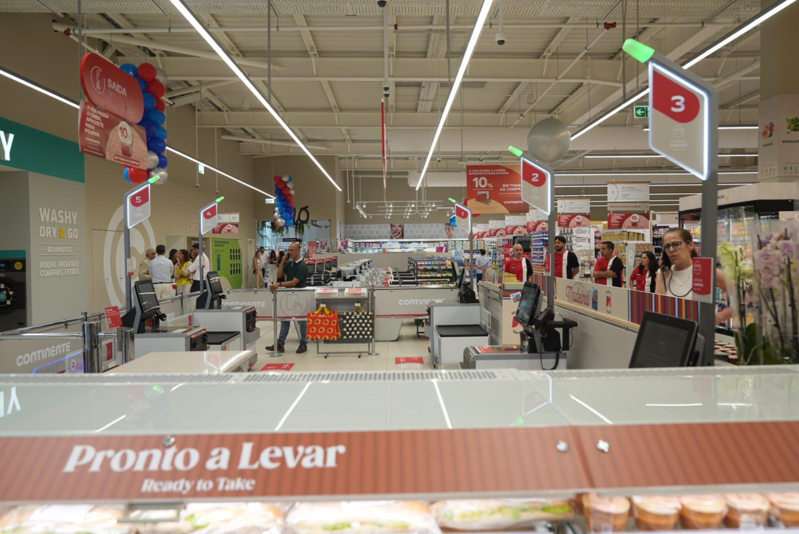 Inauguração do Continente de São Vicente com largas dezenas de pessoas a assistir (com fotos)