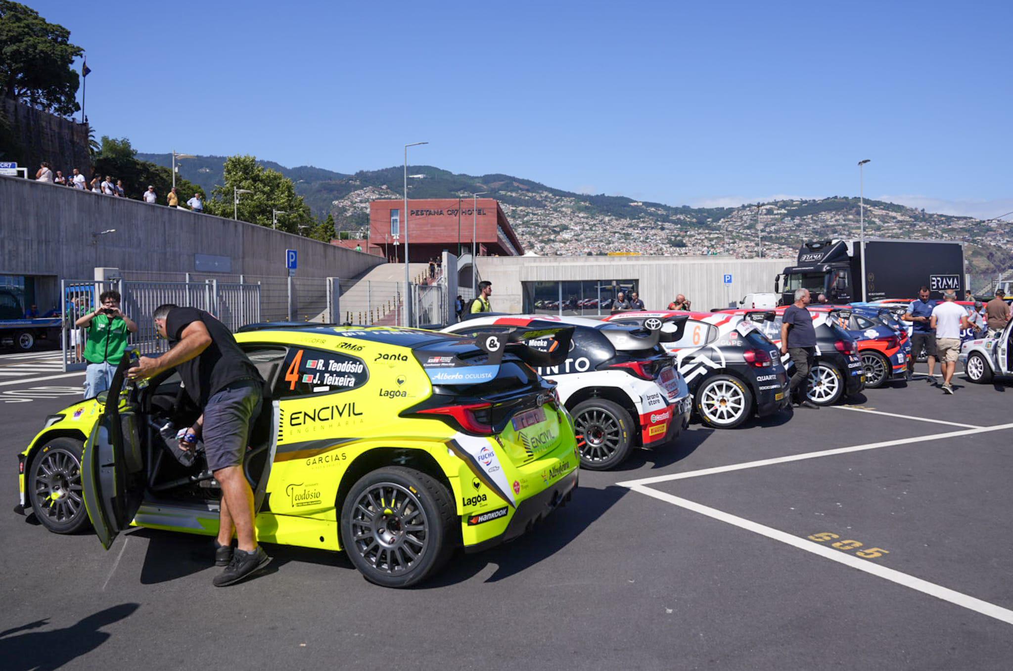 Verificações técnicas e administrativas atraem vários adeptos e curiosos (com fotos)