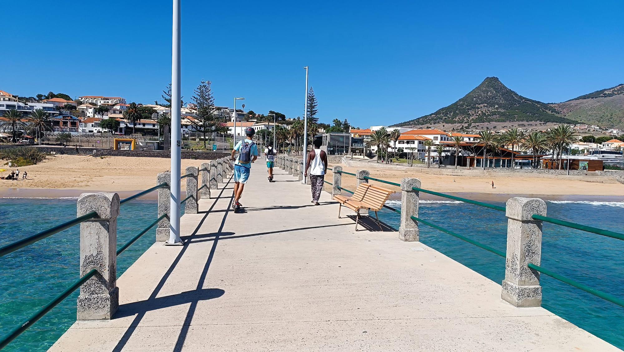 Dia de eleições e de praia no Porto Santo (com fotos)