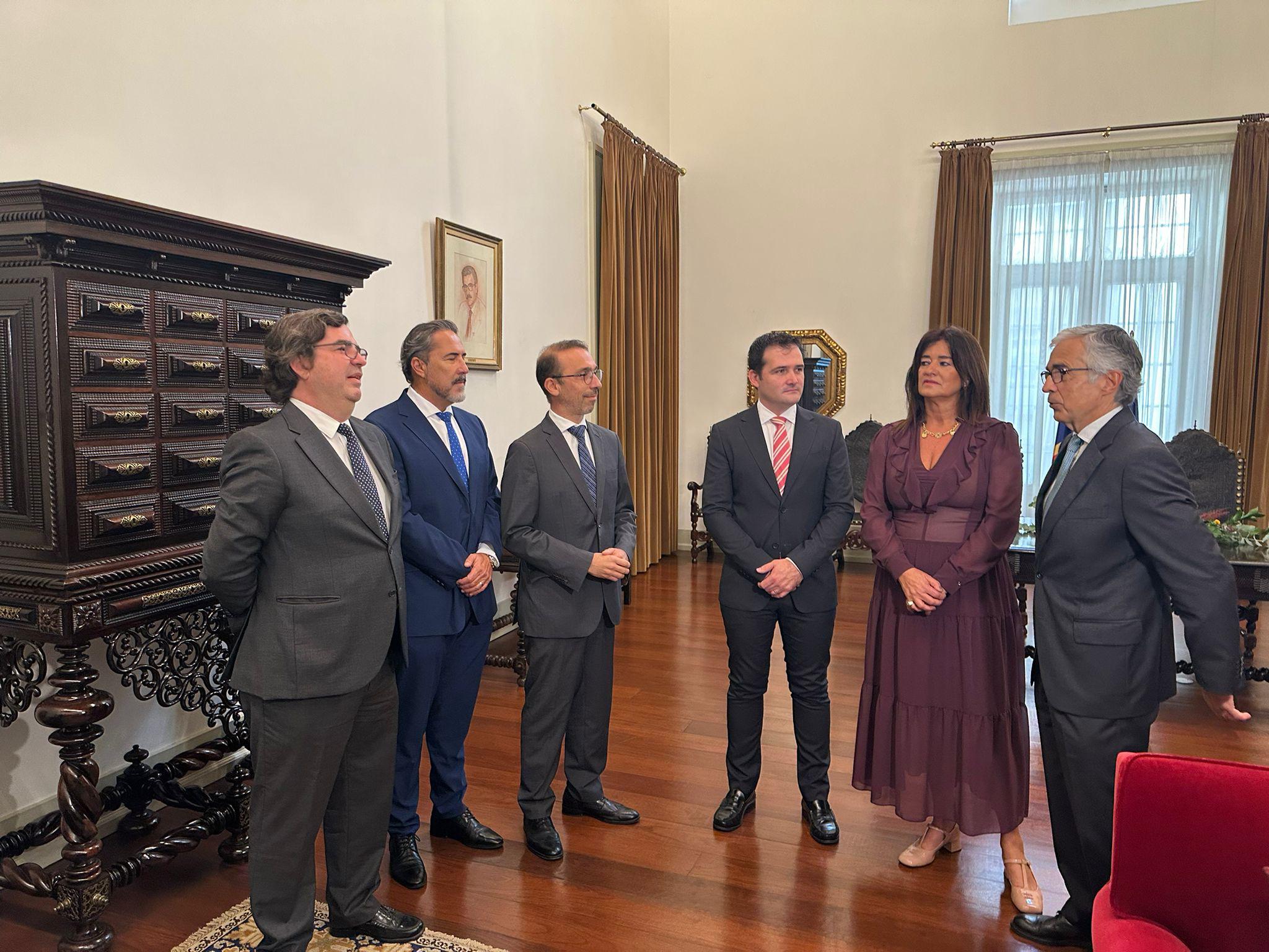 Aguiar-Branco na Assembleia para assinalar início dos 50 anos da Autonomia