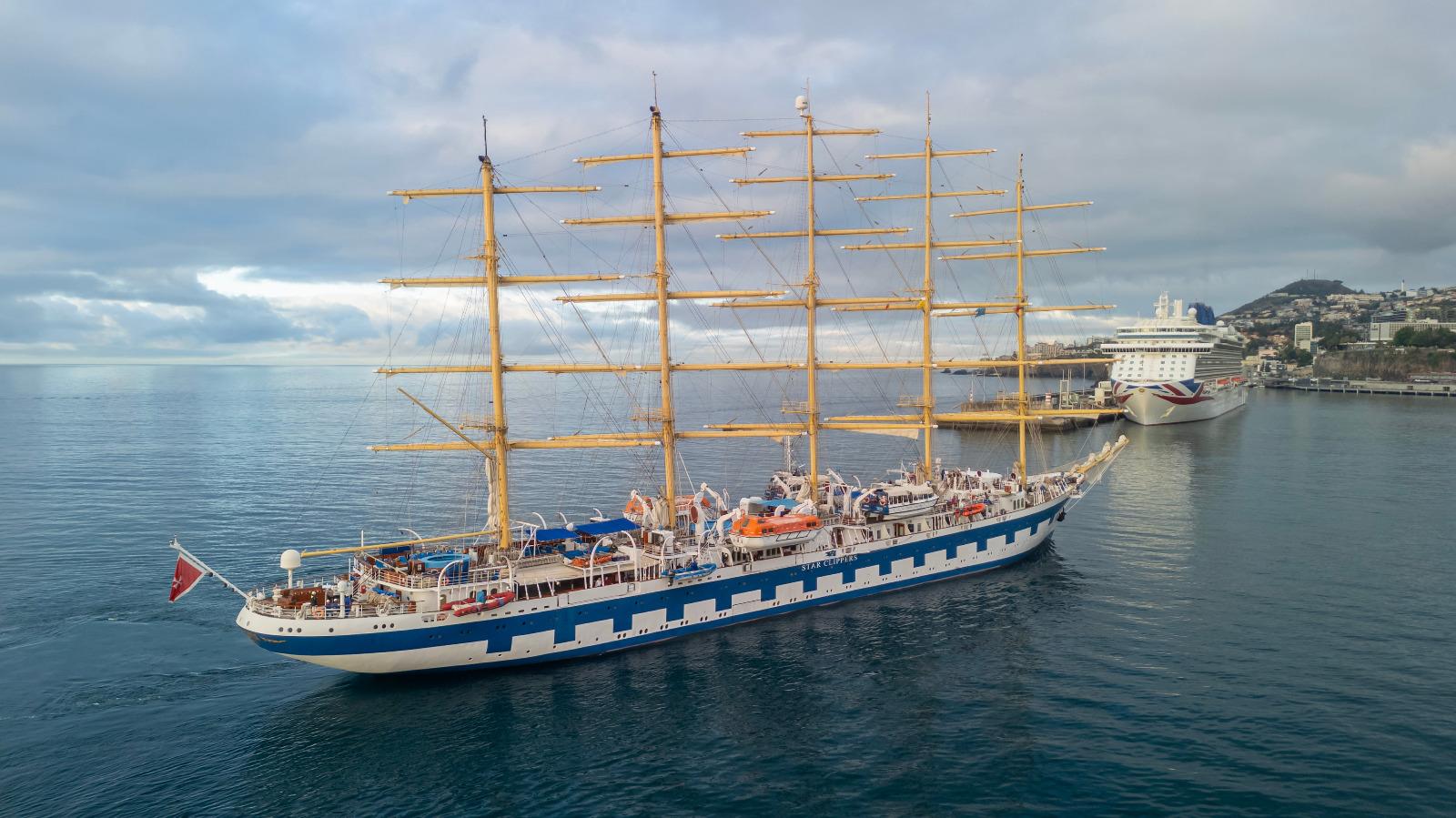 Scarlet Lady, Britannia e Royal Clipper fazem escala no porto do Funchal.