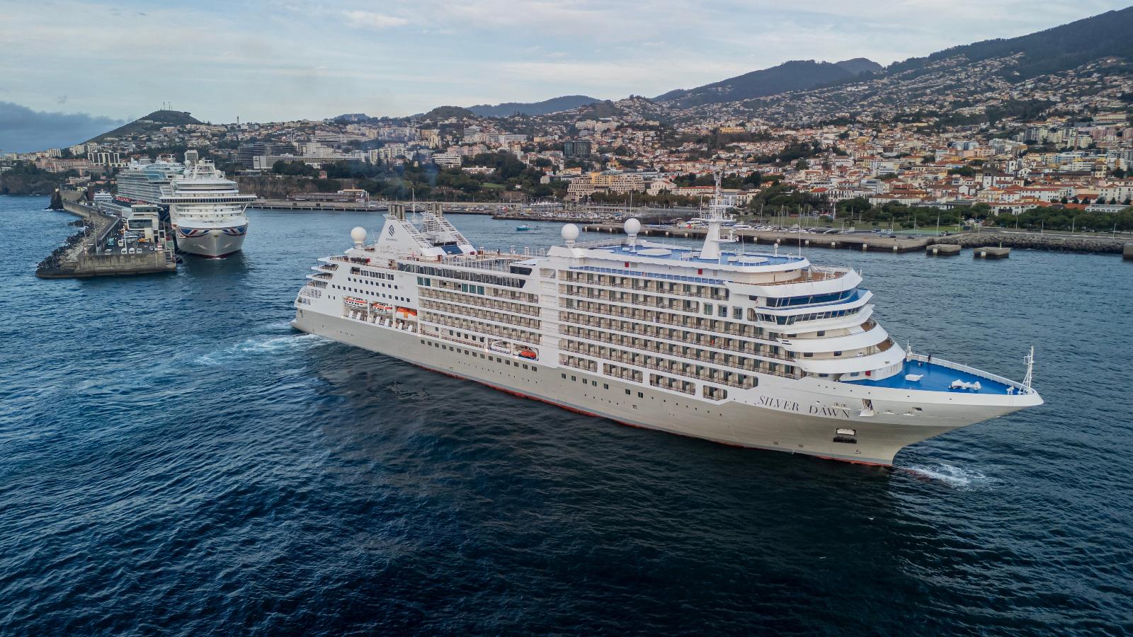 Tr s Navios De Cruzeiro Animam Hoje O Porto Do Funchal