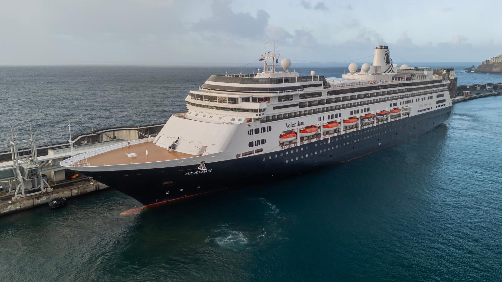 O navio neerlandês está em estreia na Madeira.