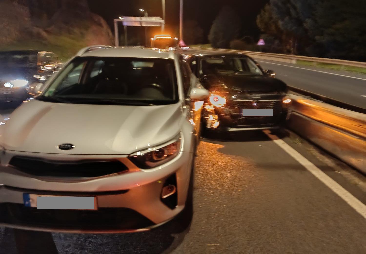 Quatro carros envolvidos em acidente na via rápida no Caniço