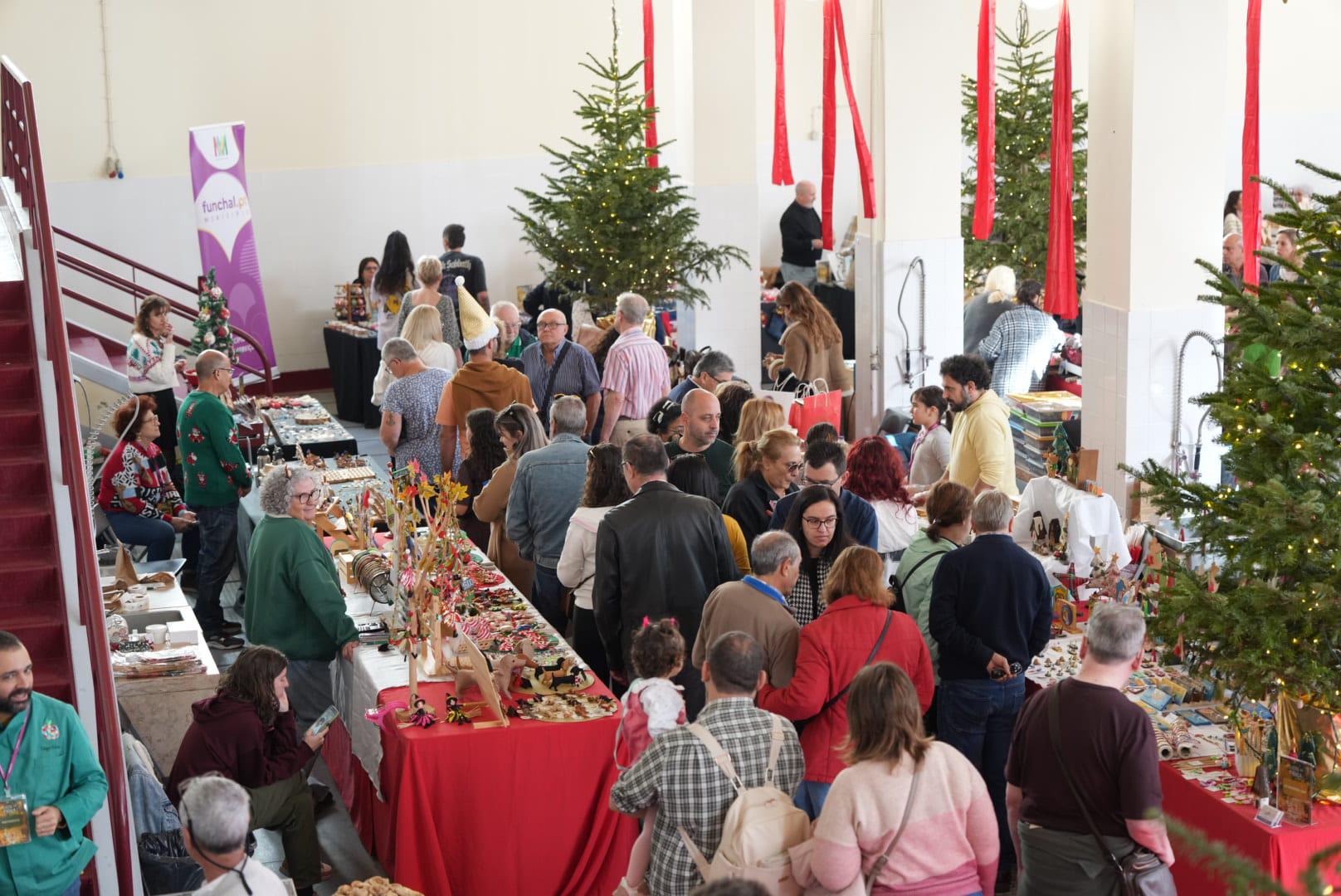 Último ‘Natal na Praça’ este domingo no Mercado dos Lavradores. Veja as imagens