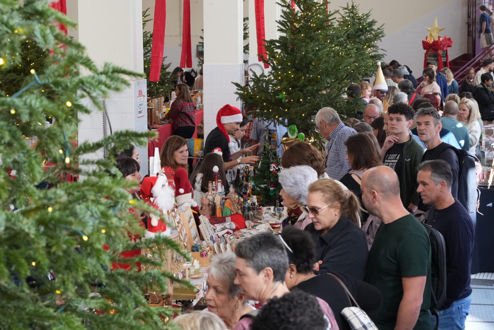 Último ‘Natal na Praça’ este domingo no Mercado dos Lavradores. Veja as imagens