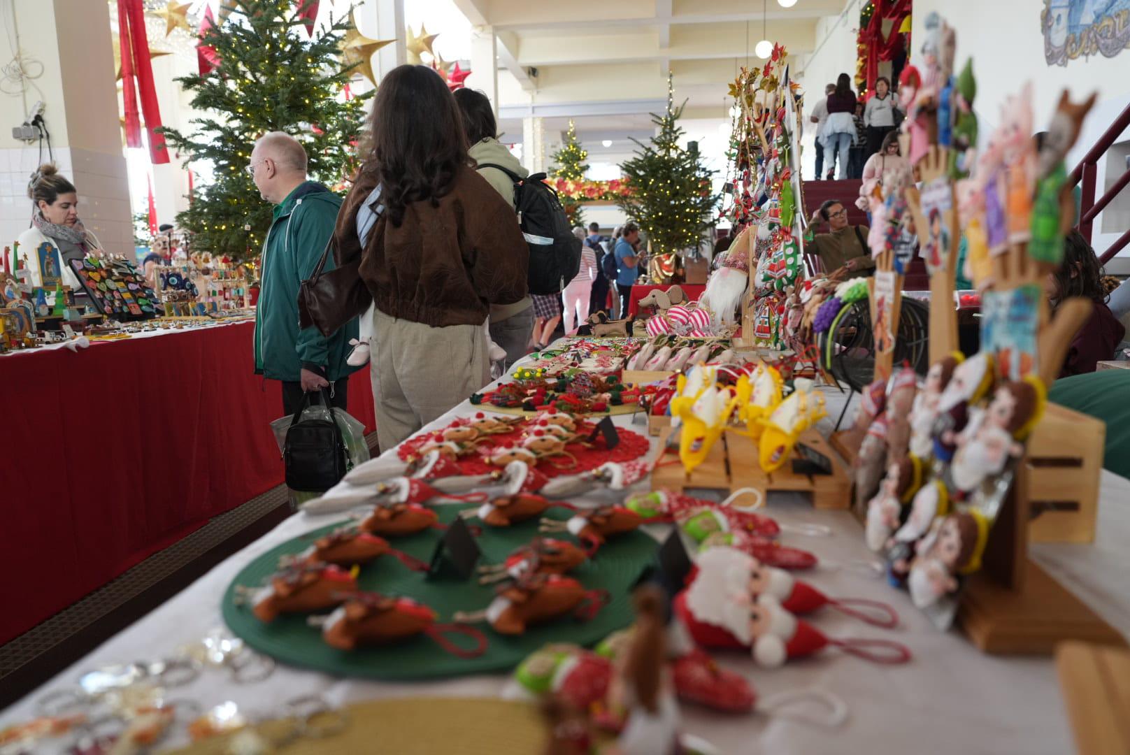 Último ‘Natal na Praça’ este domingo no Mercado dos Lavradores. Veja as imagens