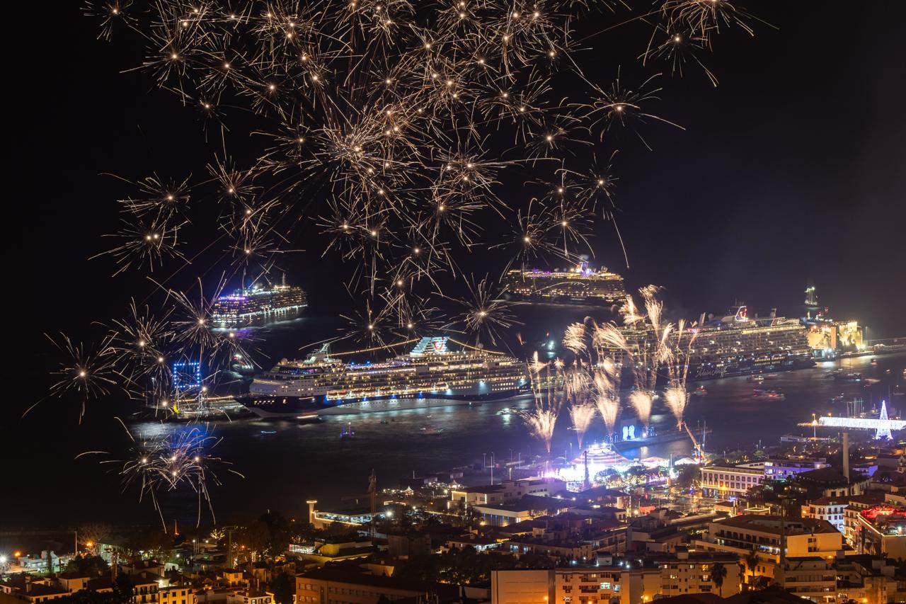 Madeira deu as boas-vindas a 2026 com espetáculo de cores e de luz (com fotos)