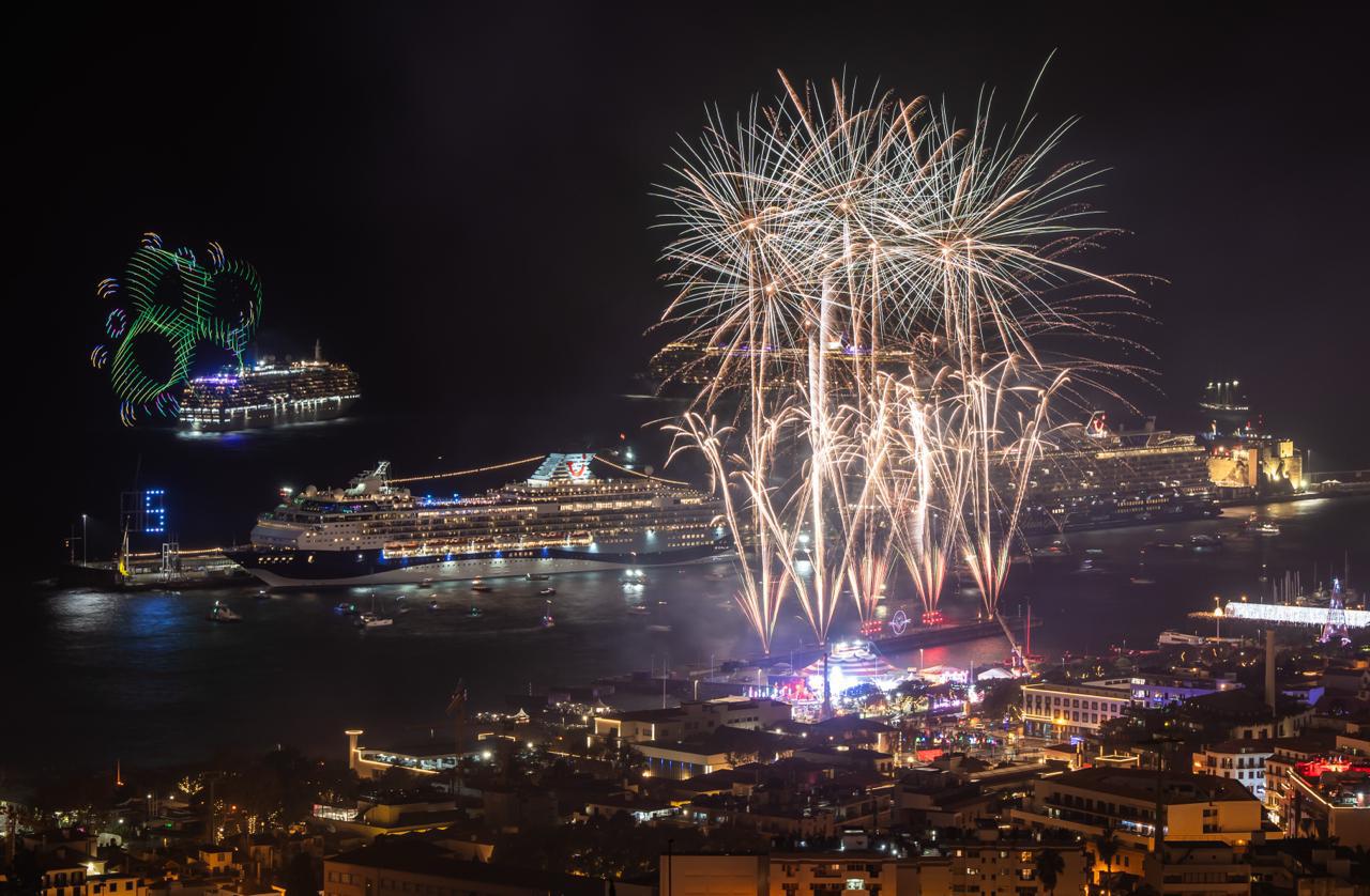 Madeira deu as boas-vindas a 2026 com espetáculo de cores e de luz (com fotos)